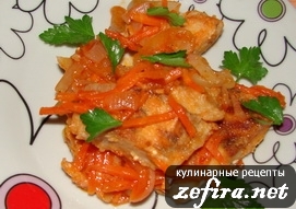 Рыбное филе с томатным соусом и овощами