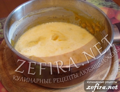 Суп-пюре из тыквы с плавленым сыром и сухариками - 3 этап приготовления