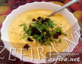Суп-пюре из тыквы с плавленым сыром и сухариками