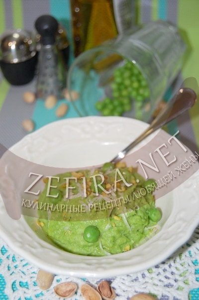 Мягкий соус из зеленого горошка с фисташками - рецепт и фото