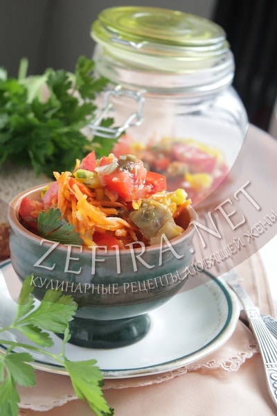 Cалат из баклажанов с овощами и корейской морковью - рецепт и фото