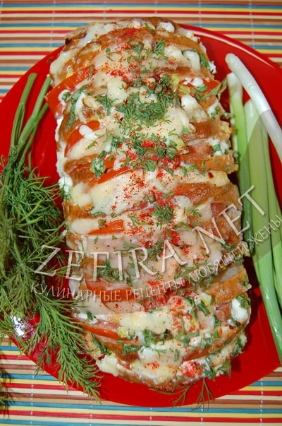 Запеканка из белого хлеба или запеченный батон с сыром, ветчиной и помидорами - рецепт и фото
