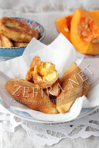 Жареные пирожки на кефире с сыром и тыквой - рецепт и фото