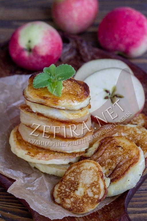 Яблоки в тесте жареные на сковороде - рецепт и пошаговые фото