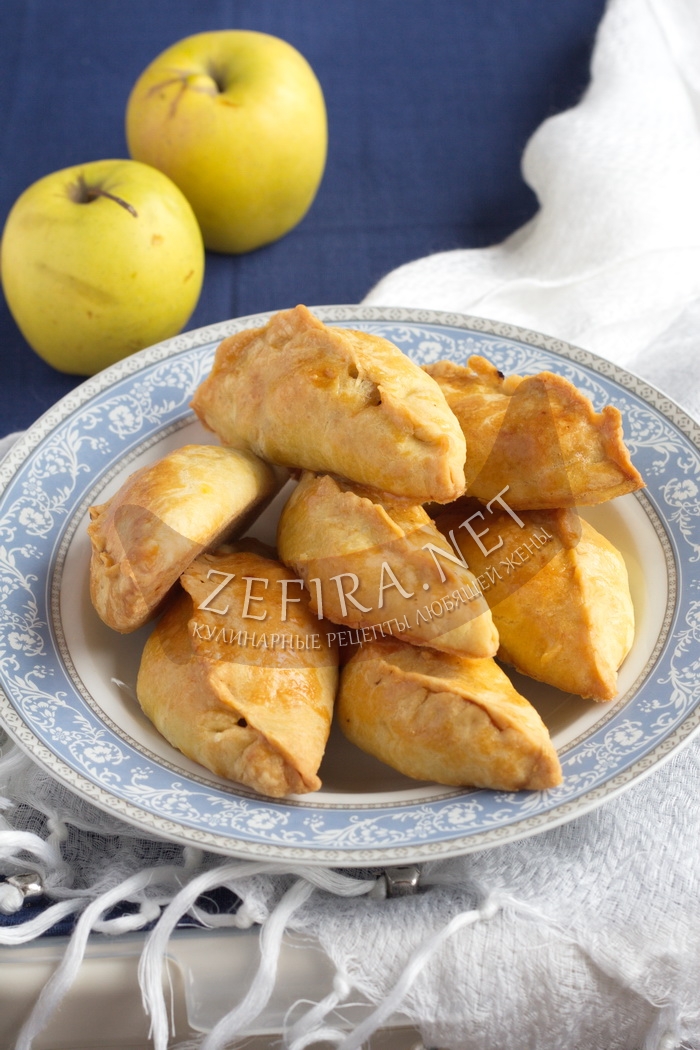 Бездрожжевые пирожки с яблоками в духовке - рецепт и фото