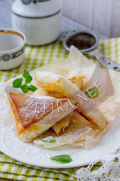 Ленивые пирожки с яблоками на сковороде - рецепт и фото