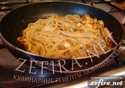spagetti-s-ryboj-v-krasnom-souse7.jpg
