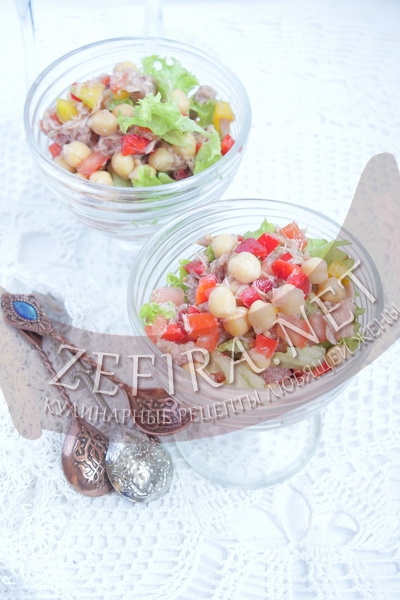 Салат с тунцом и нутом - рецепт и фото