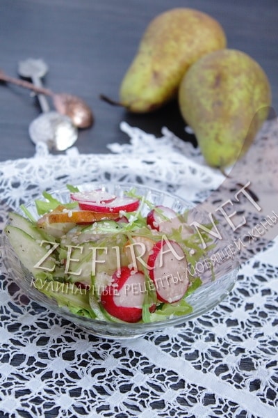 Салат из редиса и огурцов с грушей - рецепт и фото