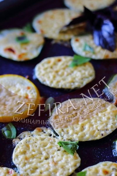 Кабачки с сыром и сметаной запеченные в духовке - рецепт и фото
