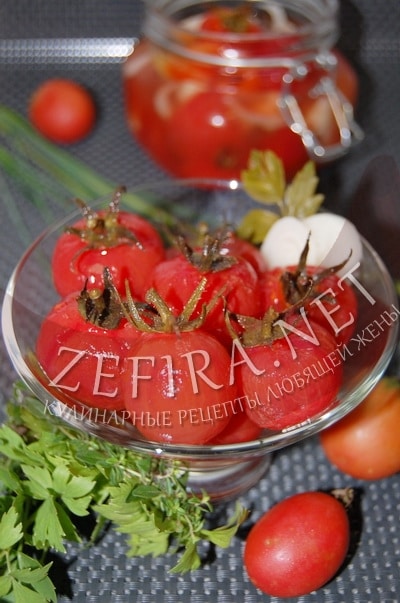 Рецепт быстро маринованных очищенных помидоров  с фото