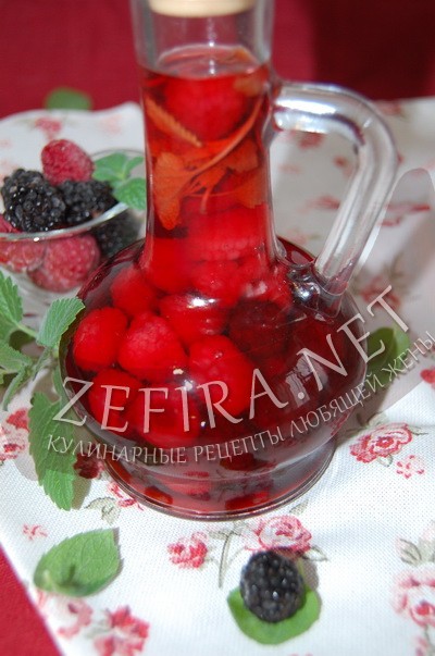 Рецепт ароматного ягодного уксуса с фото