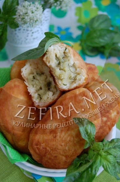 Жареные пирожки с картошкой и зеленью без дрожжей - рецепт и фото