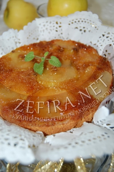 Перевернутый пирог с яблоками и карамелью - рецепт и фото