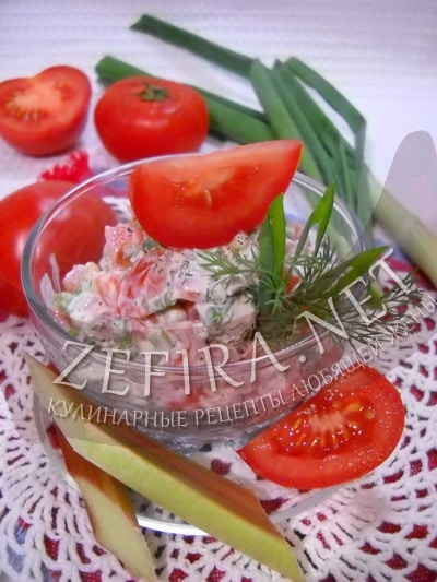 Салат из помидоров с ревенем и зеленым луком - рецепт и фото