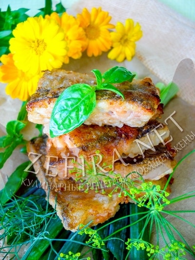 Жареное на сковороде филе рыбы в соево-томатном маринаде - рецепт и фото