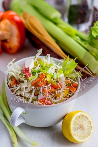 Салат из капусты с крабовыми палочками и кукурузой - рецепт и фото