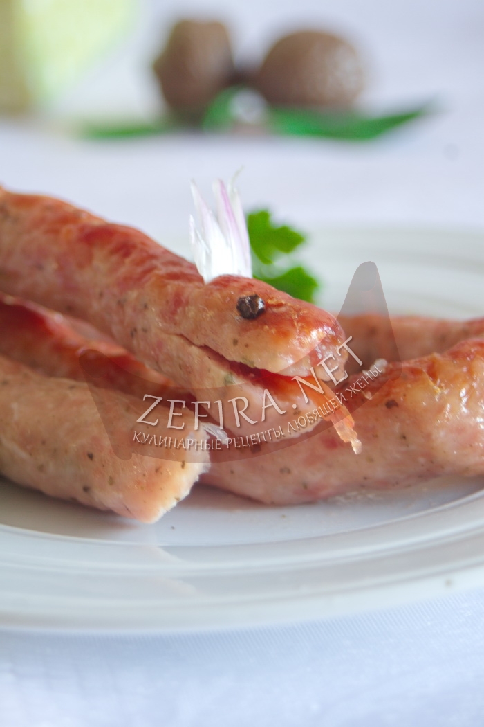 Домашние колбаски в кишке - рецепт с фото