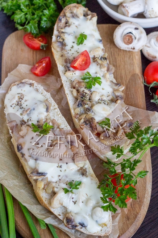 Багет, запеченный в духовке с курицей и грибами - рецепт и пошаговые фото