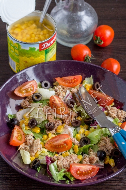 Салат с консервированным тунцом и кукурузой - рецепт и фото