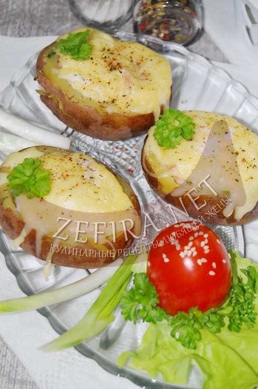 Картошка с ветчиной и сыром в духовке - рецепт и фото