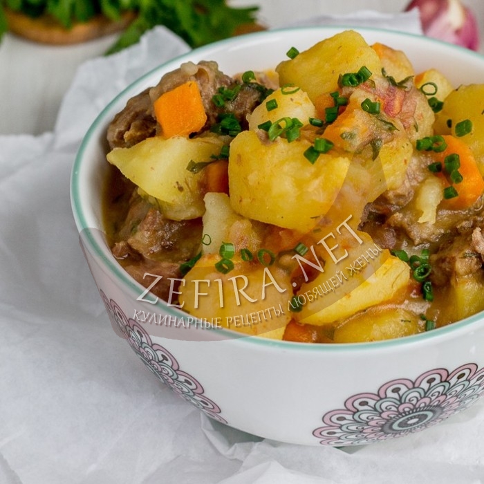 Картошка тушеная с тушенкой — Кулинарные рецепты любящей жены