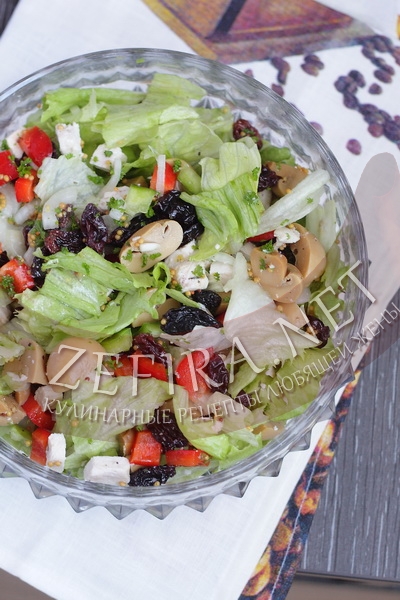 Легкий праздничный овощной салат с курицей - рецепт и фото