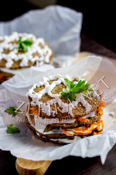 Печёночный торт с грибами - рецепт и фото