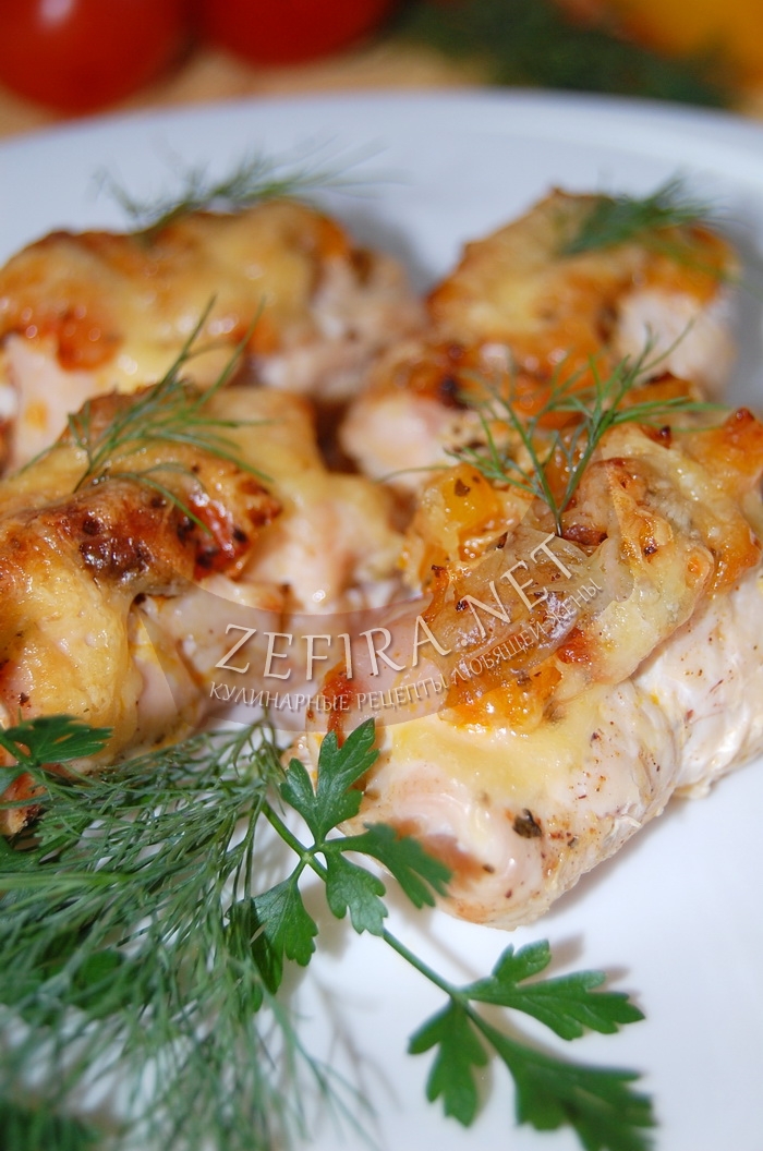 Рулетики из куриного филе с помидорами и болгарским перцем - рецепт и фото