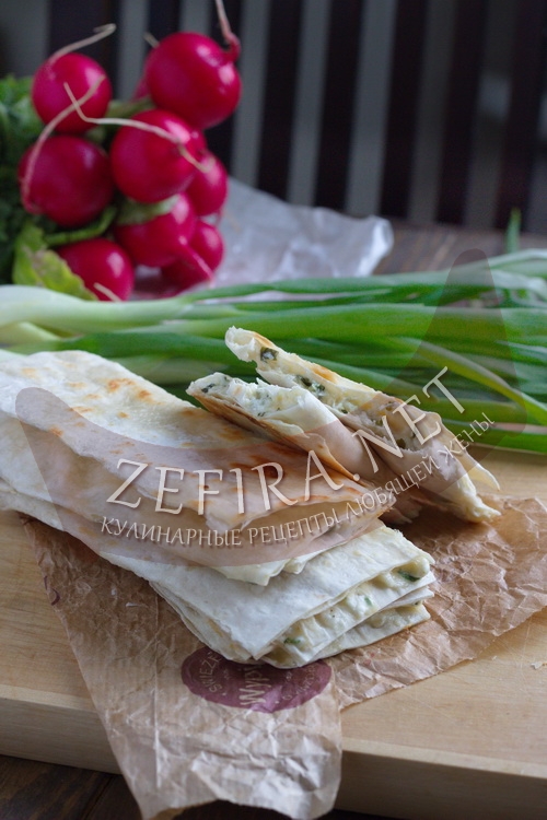 Ленивые хачапури из лаваша с сыром - рецепт и фото
