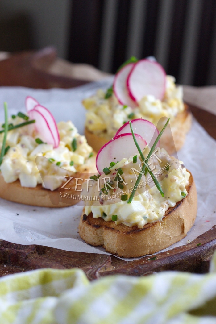 Бутерброды с яйцом - рецепт и фото