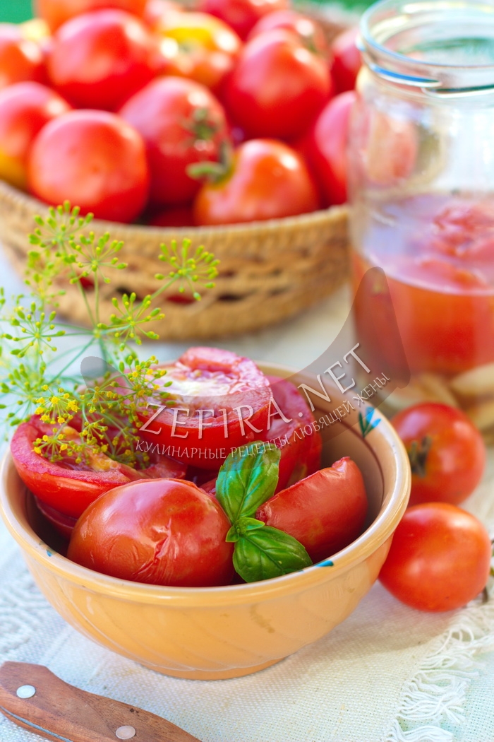 Супер вкусные маринованные дольками помидоры - рецепт и фото
