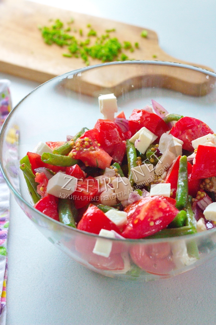 Полезный салат со стручковой фасолью и помидорами - рецепт и фото