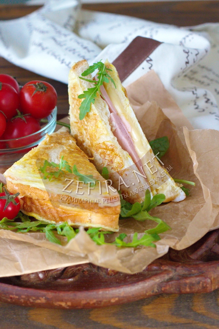 Мега вкусный бутерброд с яйцом на сковороде - рецепт и фото