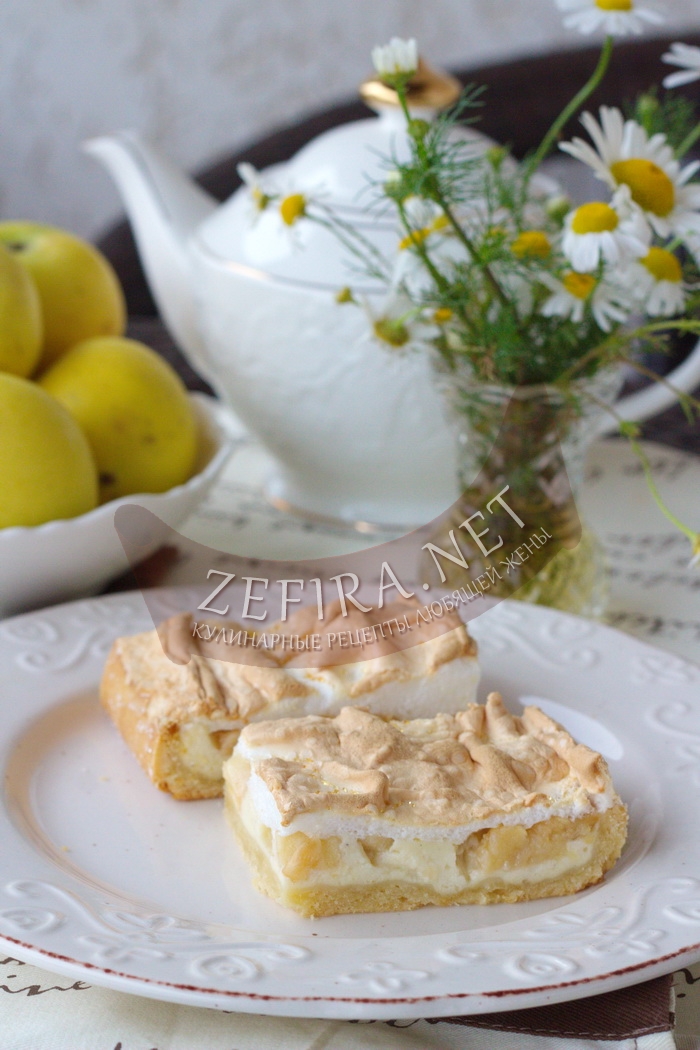 Вкусный песочный пирог с творогом и яблоками - рецепт и фото