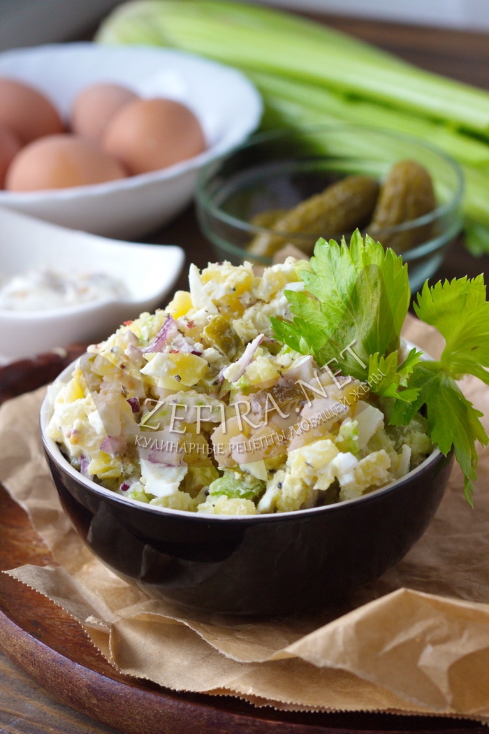 Сытный салат с картошкой, яйцом и огурцом - рецепт и фото