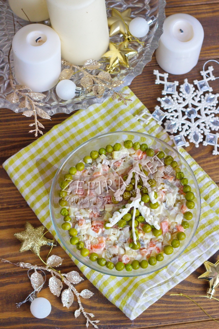 Самый вкусный новогодний салат Оливье с курицей - рецепт и фото