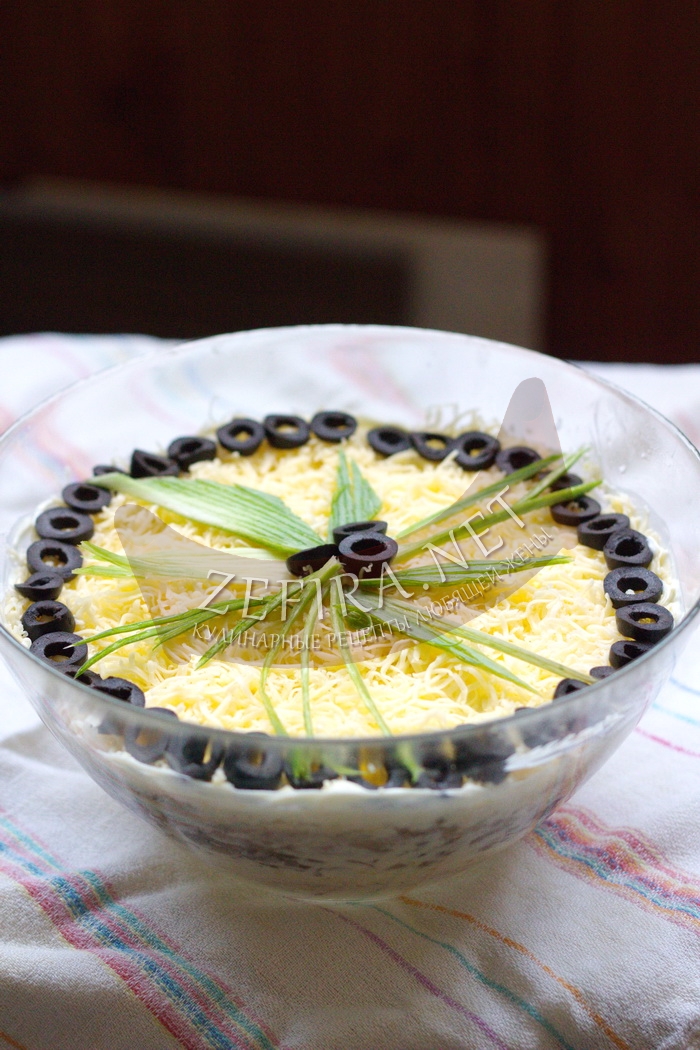 Оригинальный салат с печенью и грибами - рецепт и фото