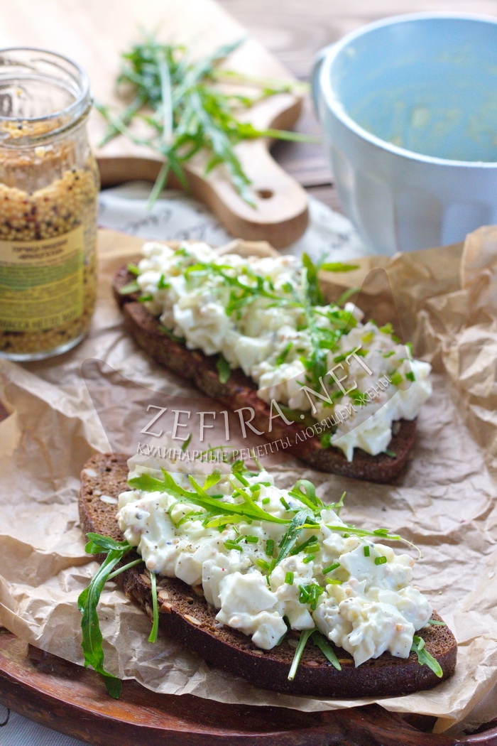 Простой и вкусный салат из яиц - рецепт и фото
