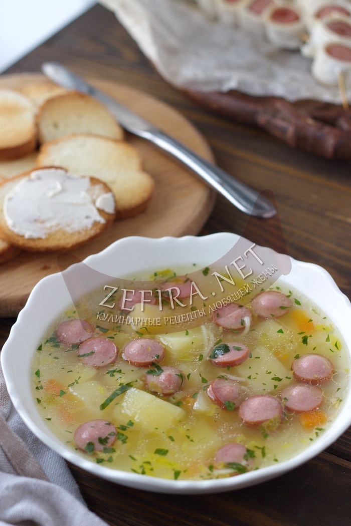 Быстрый суп с сосисками и вермишелью - рецепт и фото