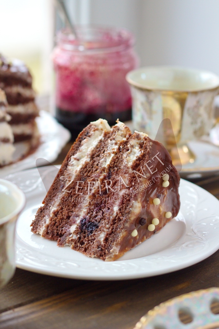 Простой торт на кефире с вареньем «Трухлявый пень» - рецепт и фото