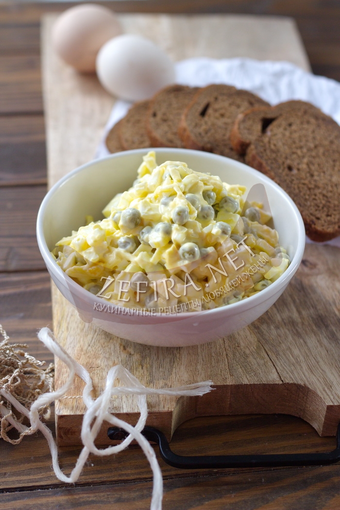 Салат «Чайка» из яиц, сыра и горошка - рецепт и фото