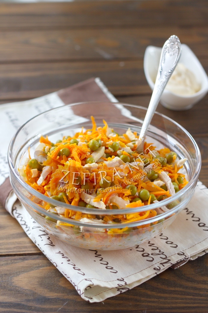 Салат из курицы с жаренной морковью - рецепт и фото