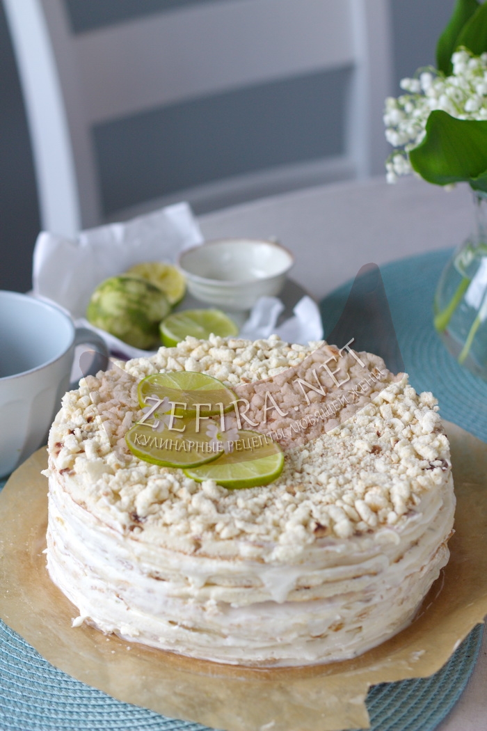 Простой торт на кефире со сметанным кремом – рецепт на сковороде - рецепт и фото