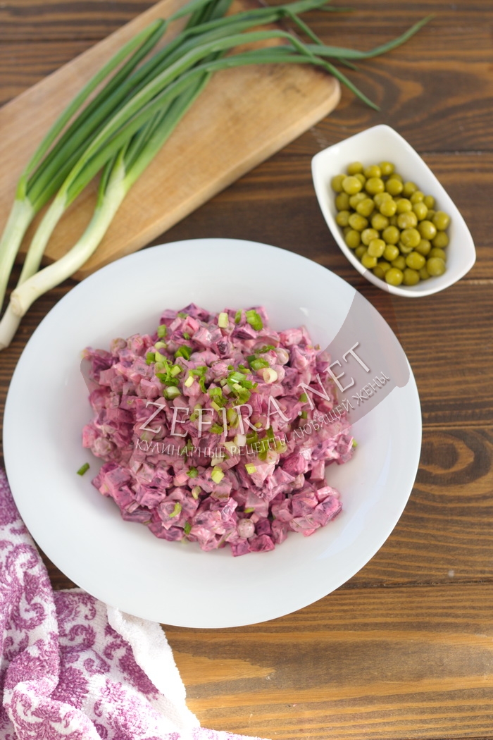 Салат из свеклы с горошком - рецепт и фото