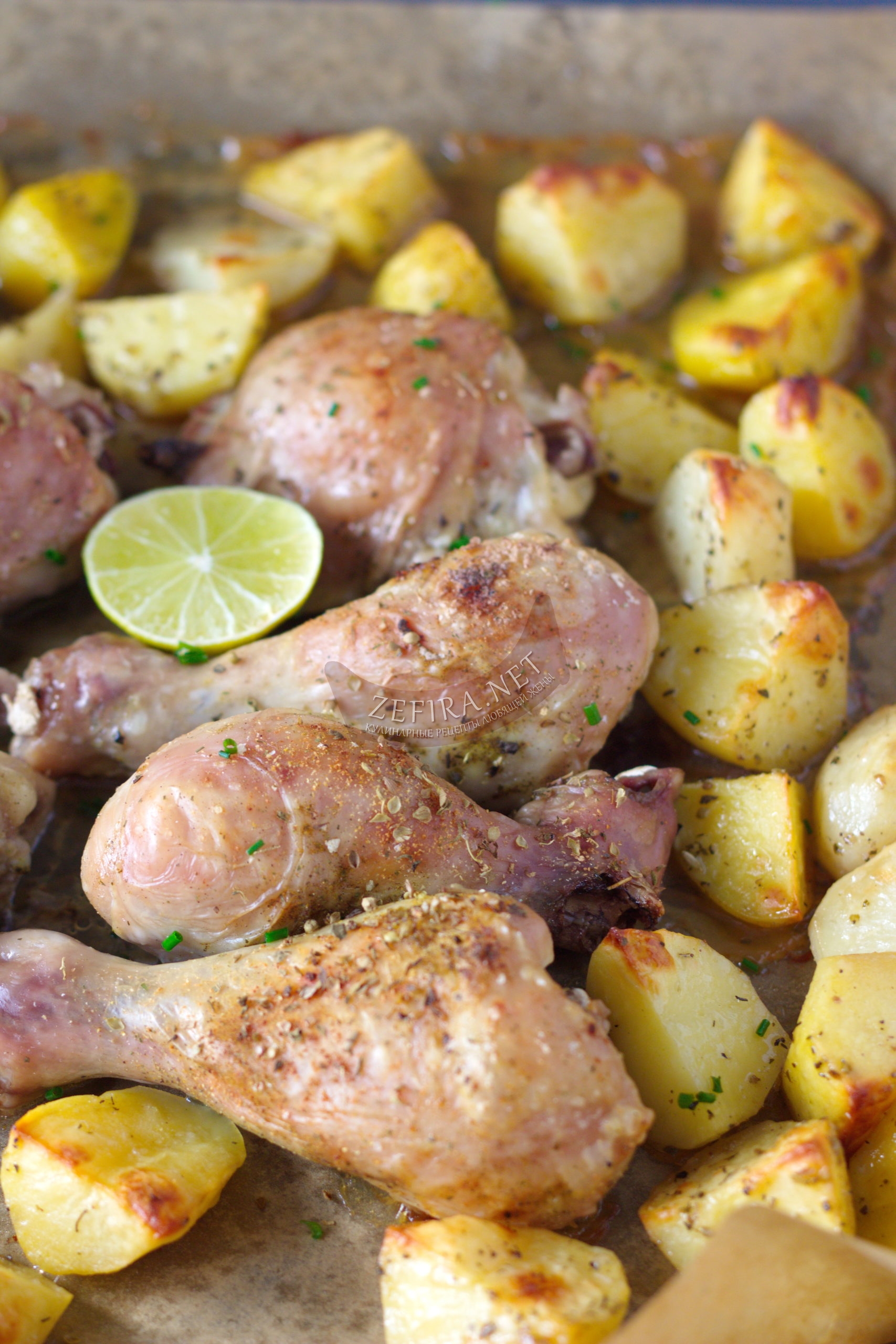 Аппетитная курица с картошкой в духовке - рецепт и фото