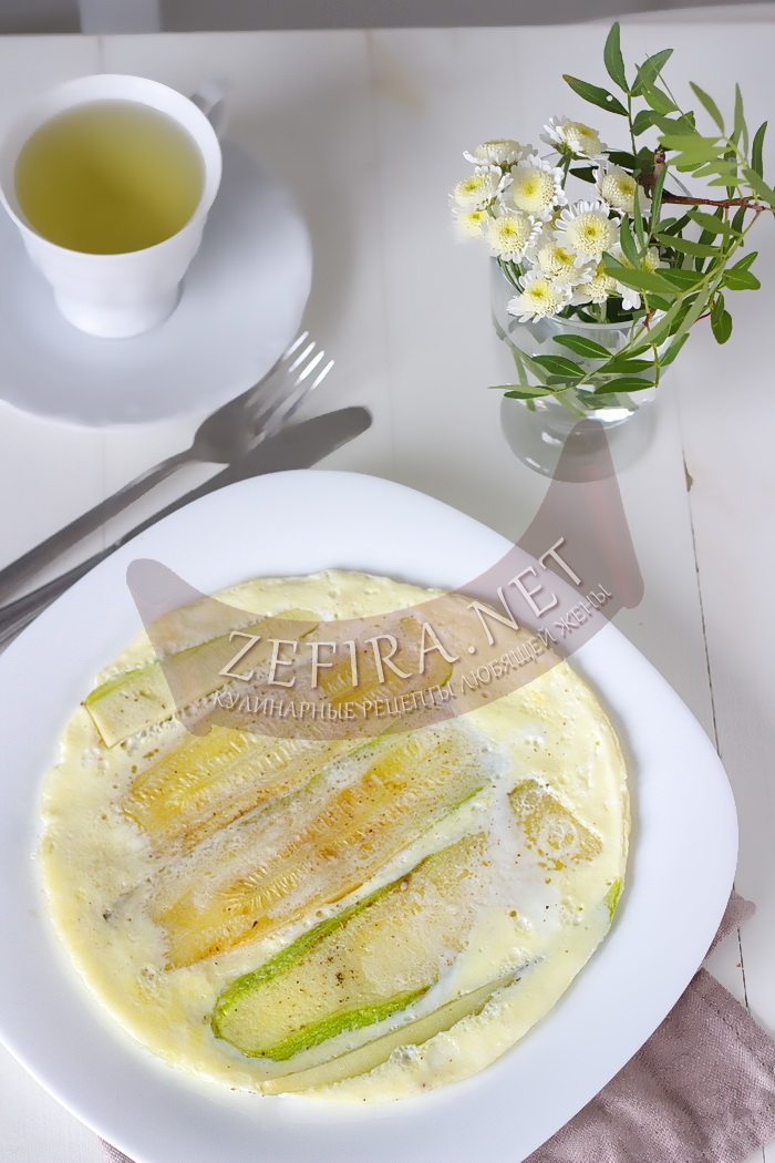 Вкусный кабачок с яйцом на сковороде - рецепт и фото
