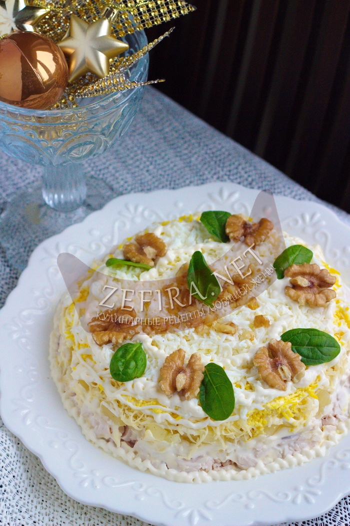 Вкусный праздничный салат с курицей и ананасом - рецепт и фото