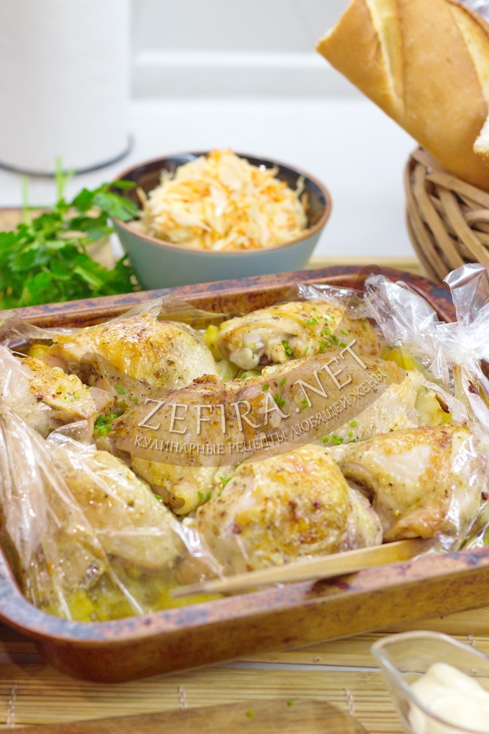 Простая и вкусная курица, запеченная в духовке с картошкой и капустой - рецепт и фото