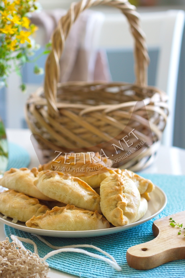 Вкусные пирожки с картошкой в духовке - рецепт и фото